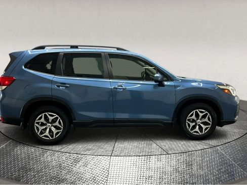 Used 2020 Subaru Forester Premium image 8