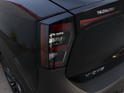 New 2025 Nissan Kicks SR image 7