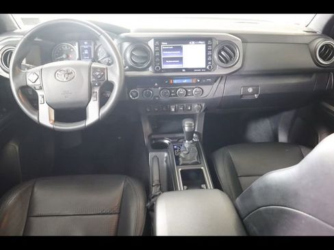 Used 2022 Toyota Tacoma TRD Sport w/ TRD Premium Sport Package image 15