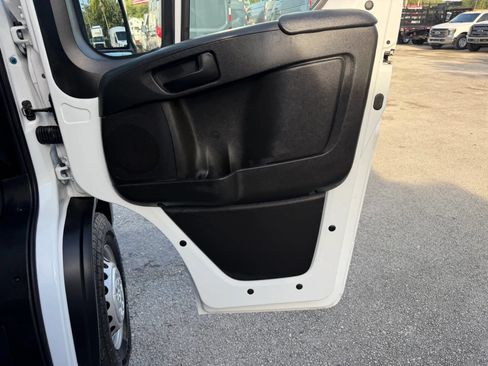 Used 2024 RAM ProMaster 2500 w/ Convenience Group FWD image 15