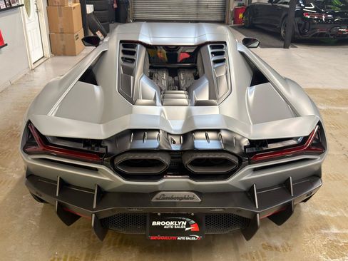 Used 2024 Lamborghini Revuelto AWD/4WD image 8