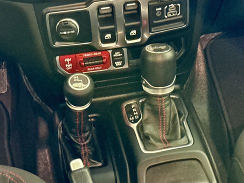 Used 2022 Jeep Wrangler Rubicon image 23