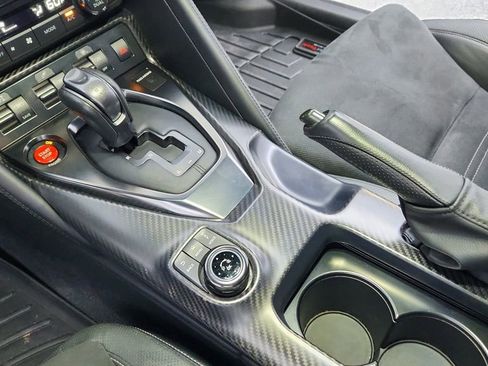 Used 2021 Nissan GT-R Premium image 30