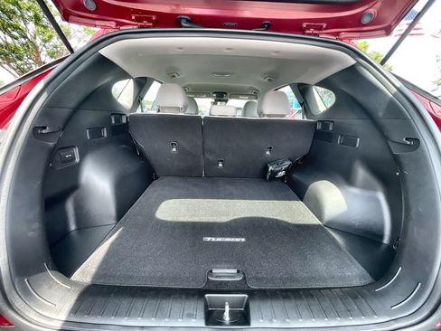 Used 2025 Hyundai Tucson SE FWD image 23