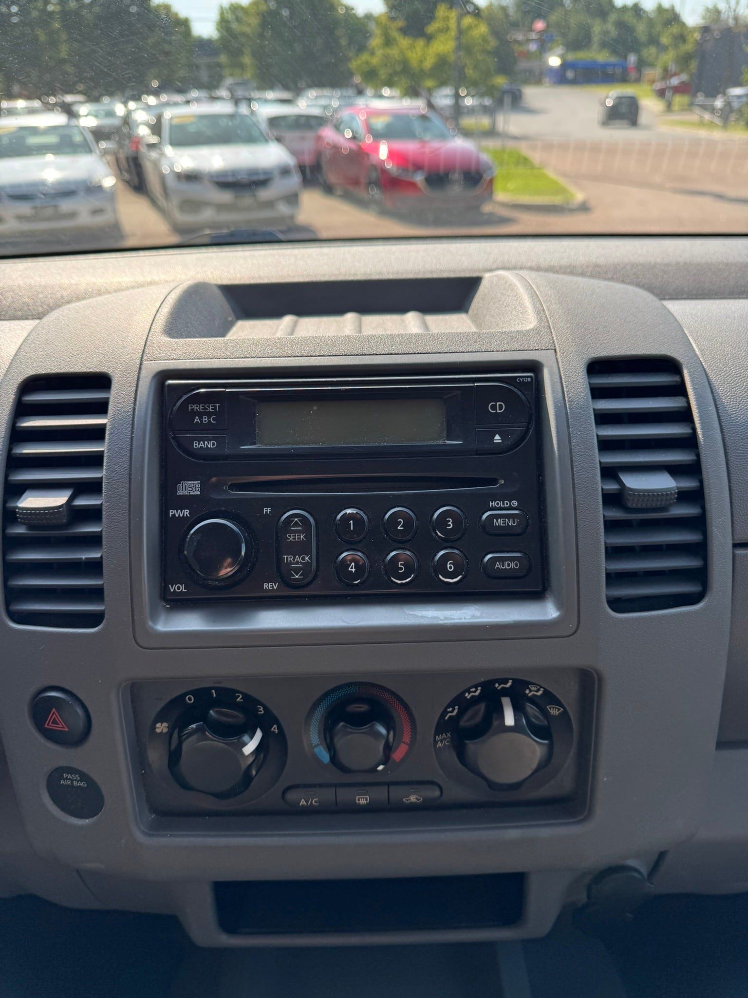 Used 2006 Nissan Frontier SE w/ (P01) Power Pkg RWD image 14