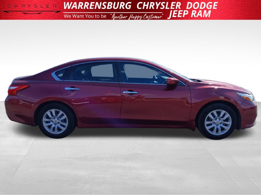 Used 2017 Nissan Altima 2.5 S w/ Power Driver Seat Package FWD image 2