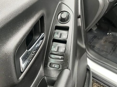 Used 2020 Chevrolet Trax LT w/ LT Convenience Package FWD image 22