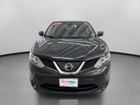 Used 2019 Nissan Rogue Sport S w/ Appearance Package AWD/4WD image 2