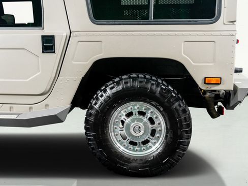 Used 2003 HUMMER H1 4-Door Wagon image 15