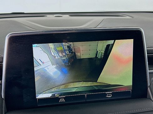 Used 2023 GMC Yukon SLE w/ Gmc Pro Safety Plus Package image 16