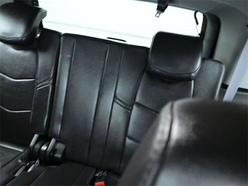 Used 2016 Cadillac Escalade Luxury image 12