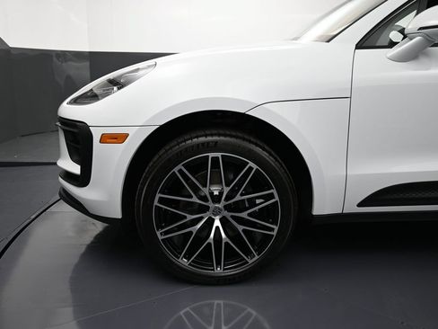 Certified 2026 Porsche Macan AWD/4WD image 12