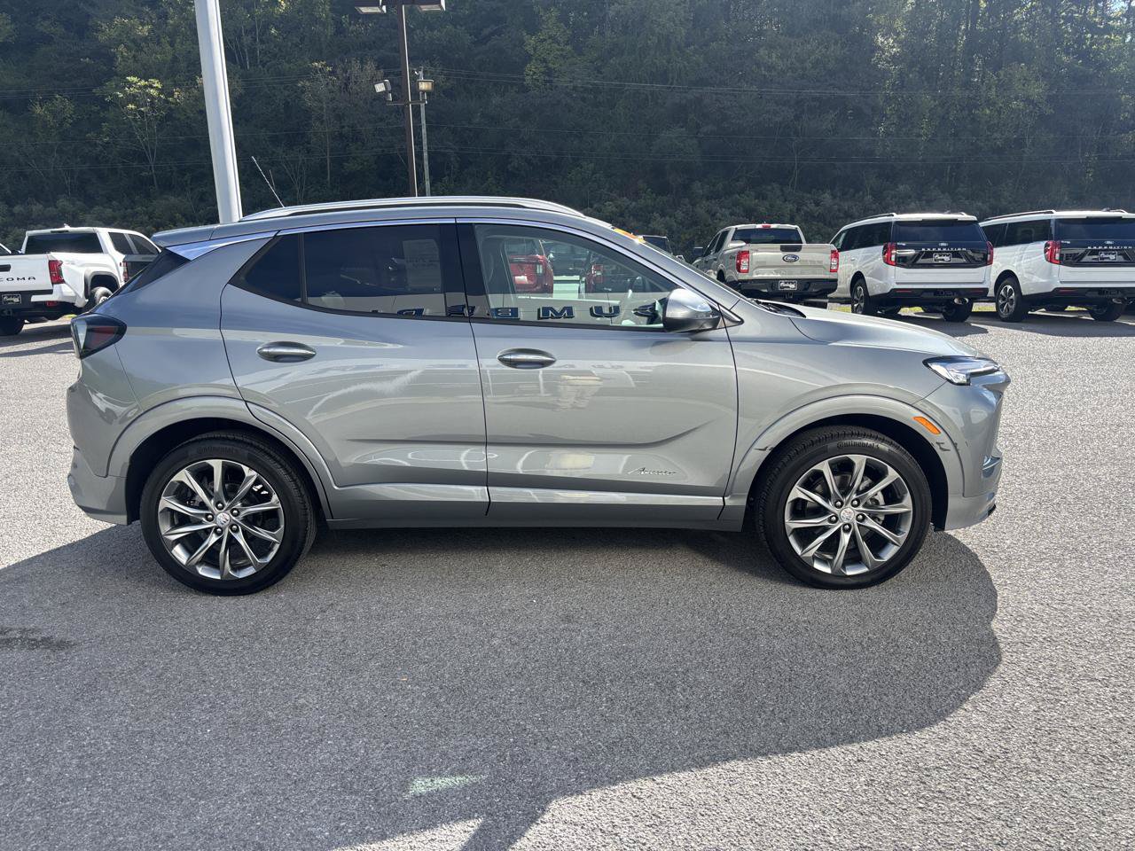 Used 2024 Buick Encore GX Avenir w/ Avenir Convenience Package AWD/4WD image 5