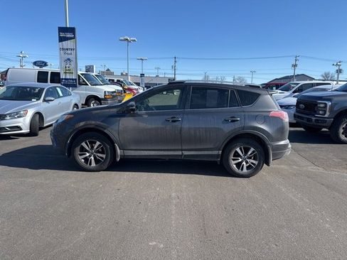 Used 2017 Toyota RAV4 XLE image 2