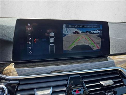 Used 2018 BMW 530i RWD image 15