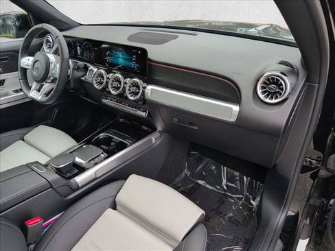 Certified 2022 Mercedes-Benz GLB 35 AMG 4MATIC image 25