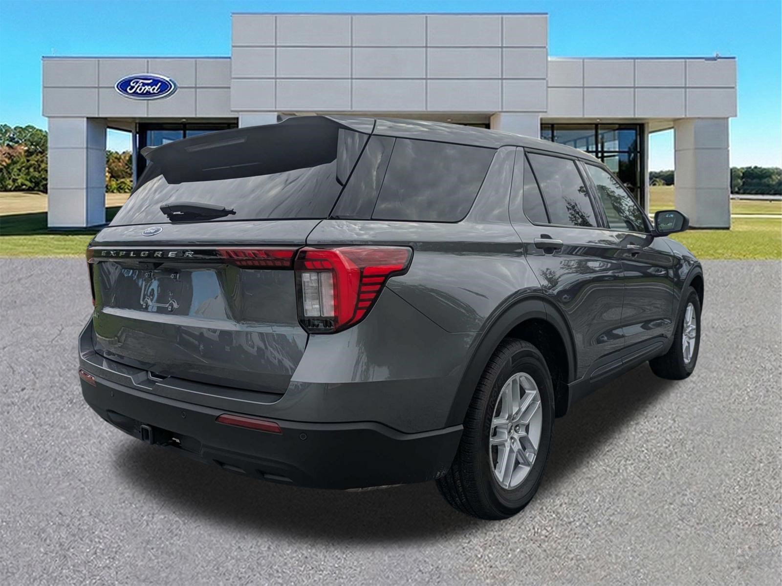 Certified 2026 Ford Explorer Active RWD image 4