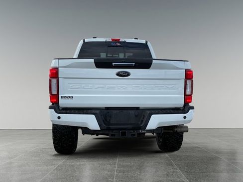 Used 2022 Ford F250 Lariat w/ Black Appearance Package image 4