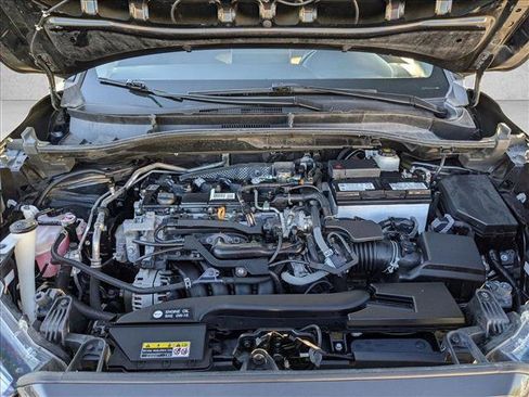 Used 2023 Toyota Corolla Cross XLE image 21