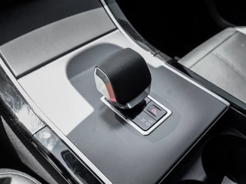 New 2026 Land Rover Range Rover Velar S AWD/4WD image 32