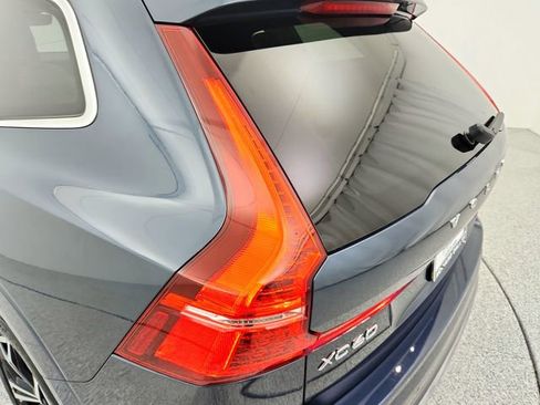 Certified 2022 Volvo XC60 T8 Inscription Expression w/ Climate Package image 38