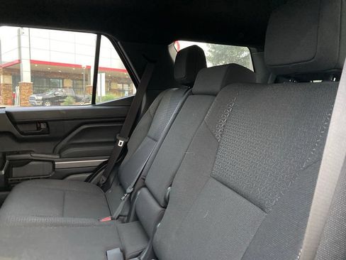 Used 2025 Toyota 4Runner SR5 AWD/4WD image 10