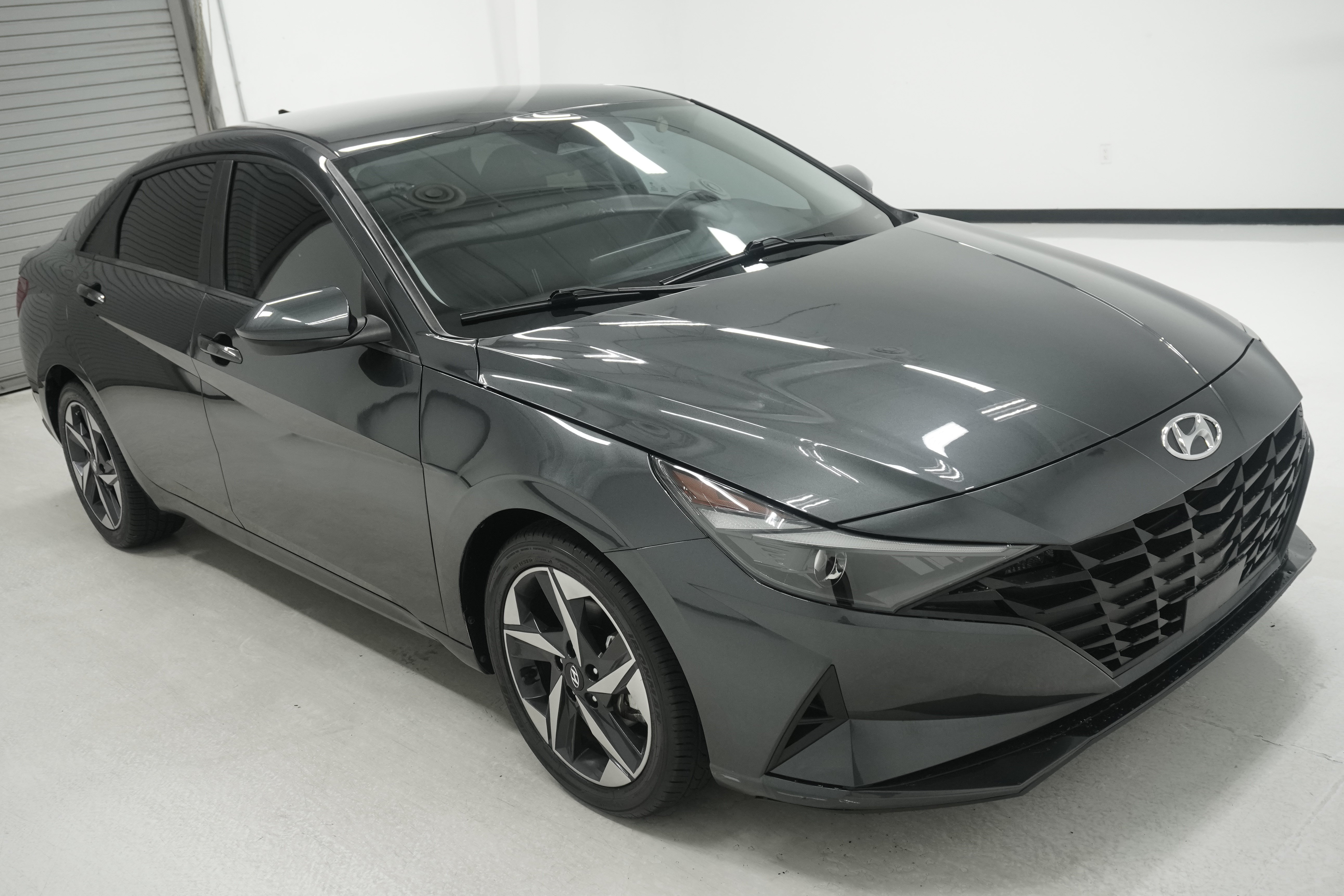 Used 2023 Hyundai Elantra SEL w/ Convenience Package FWD image 3