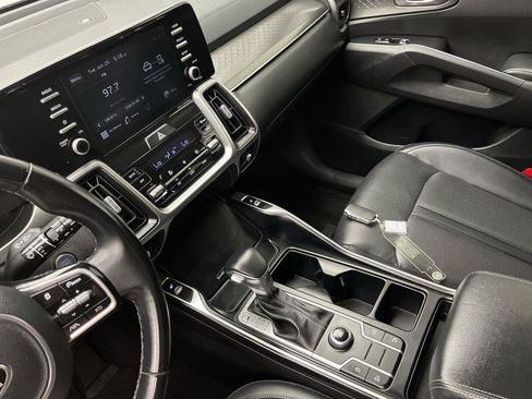 Used 2021 Kia Sorento S FWD image 17