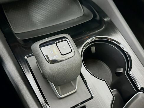 Used 2023 Nissan Rogue SV image 23