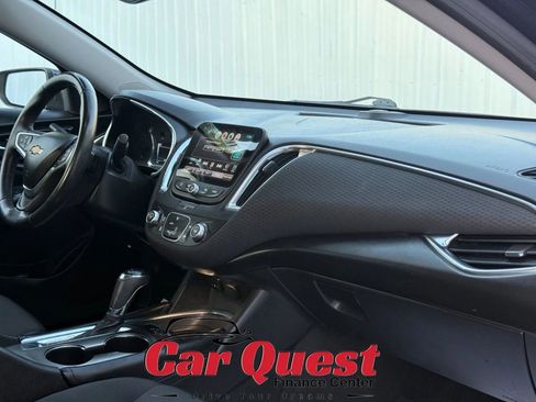 Used 2016 Chevrolet Malibu LT FWD image 18