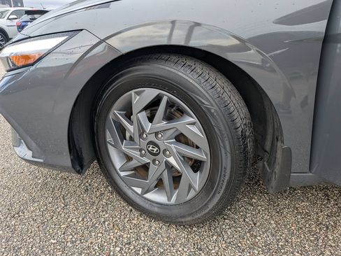 Used 2024 Hyundai Elantra SEL FWD image 33