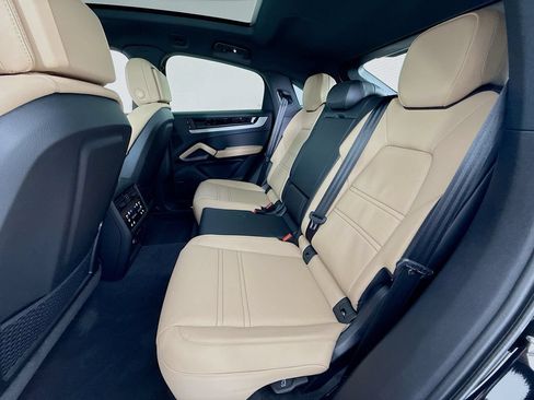 New 2026 Porsche Cayenne Coupe AWD/4WD image 24