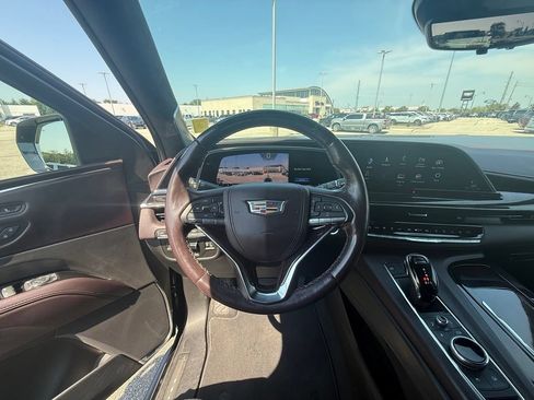 Used 2021 Cadillac Escalade Sport Platinum w/ LPO, ONYX Package AWD/4WD image 18