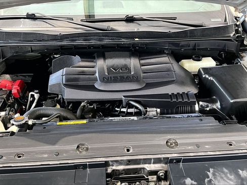 Used 2023 Nissan Titan PRO-4X w/ Pro-4x Convenience Package AWD/4WD image 31