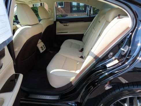 Used 2018 Lexus ES 350 w/ Premier Package FWD image 17