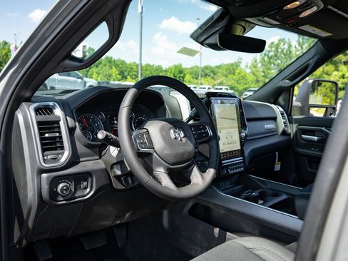 New 2026 RAM 3500 Big Horn AWD/4WD image 13