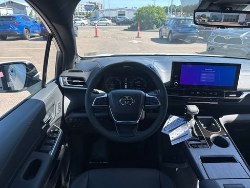 New 2026 Toyota Sienna Limited AWD/4WD image 11