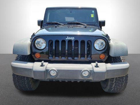 Used 2012 Jeep Wrangler Unlimited Rubicon w/ Connectivity Group AWD/4WD image 8