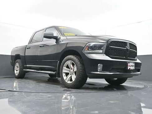 Used 2015 RAM 1500 Express AWD/4WD image 24