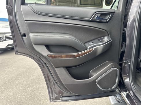 Used 2017 Chevrolet Tahoe LT w/ LT Signature Package image 25