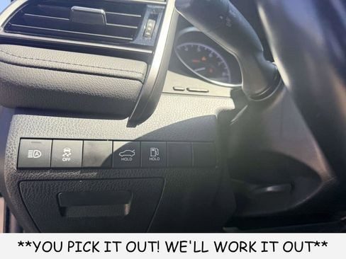 Used 2022 Toyota Camry XLE FWD image 14