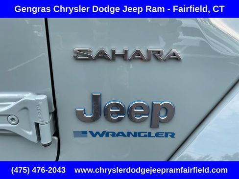 Used 2024 Jeep Wrangler Unlimited Sahara w/ Dual Top Group AWD/4WD image 16