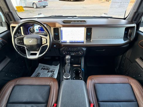 Used 2021 Ford Bronco Outer Banks image 19