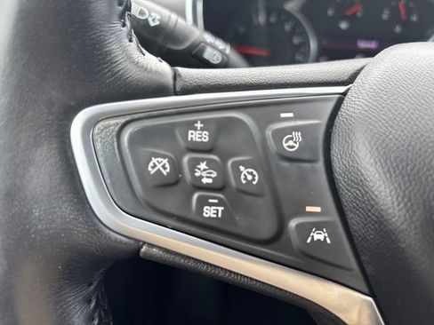 Used 2022 Chevrolet Equinox Premier AWD/4WD image 21