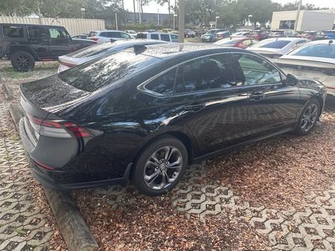 Certified 2023 Honda Accord EX image 5