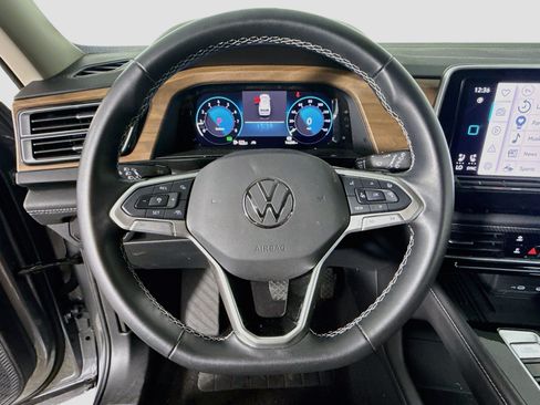 Used 2026 Volkswagen Atlas SE FWD image 13