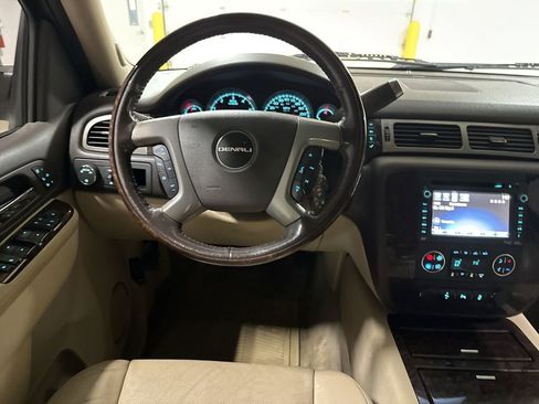 Used 2012 GMC Yukon XL Denali AWD/4WD image 11