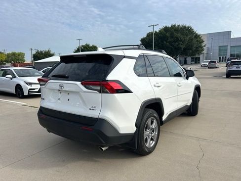 Used 2025 Toyota RAV4 LE AWD/4WD image 4