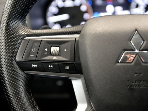 Used 2024 Mitsubishi Outlander SE image 22