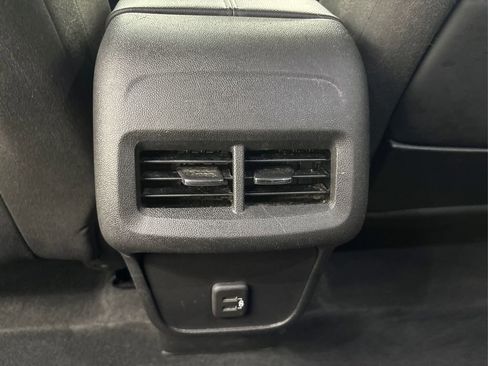 Used 2023 GMC Terrain SLE image 33